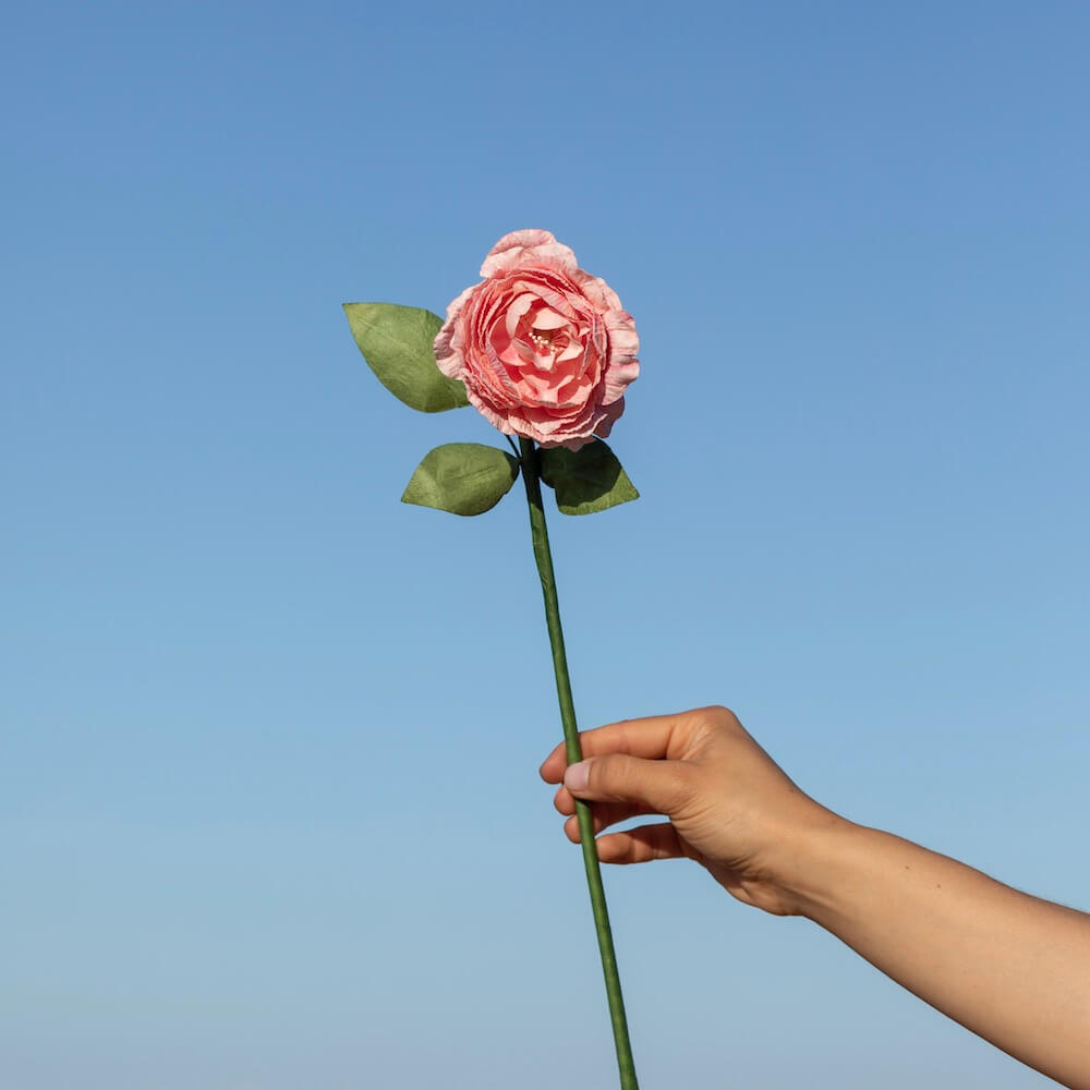 Camélia En Papier Rose Pâle