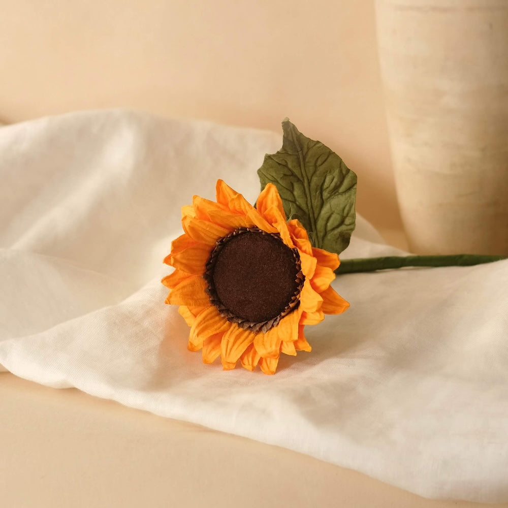Tournesol En Papier Jaune