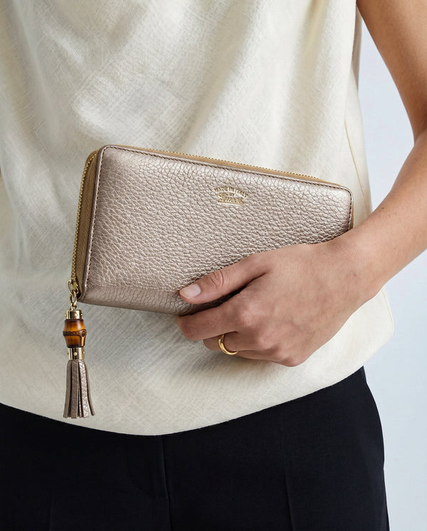 Cartera Gucci Piel Graneada Dorada Bamboo Zippy