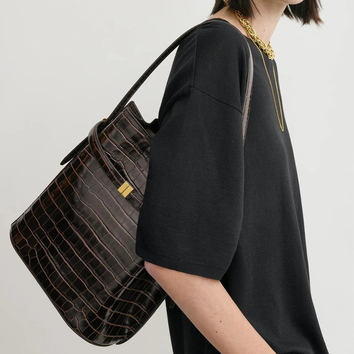Sac Toteme Croc-Embossed Bucket