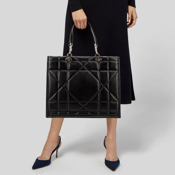 Sac Dior Essential Medium Tote