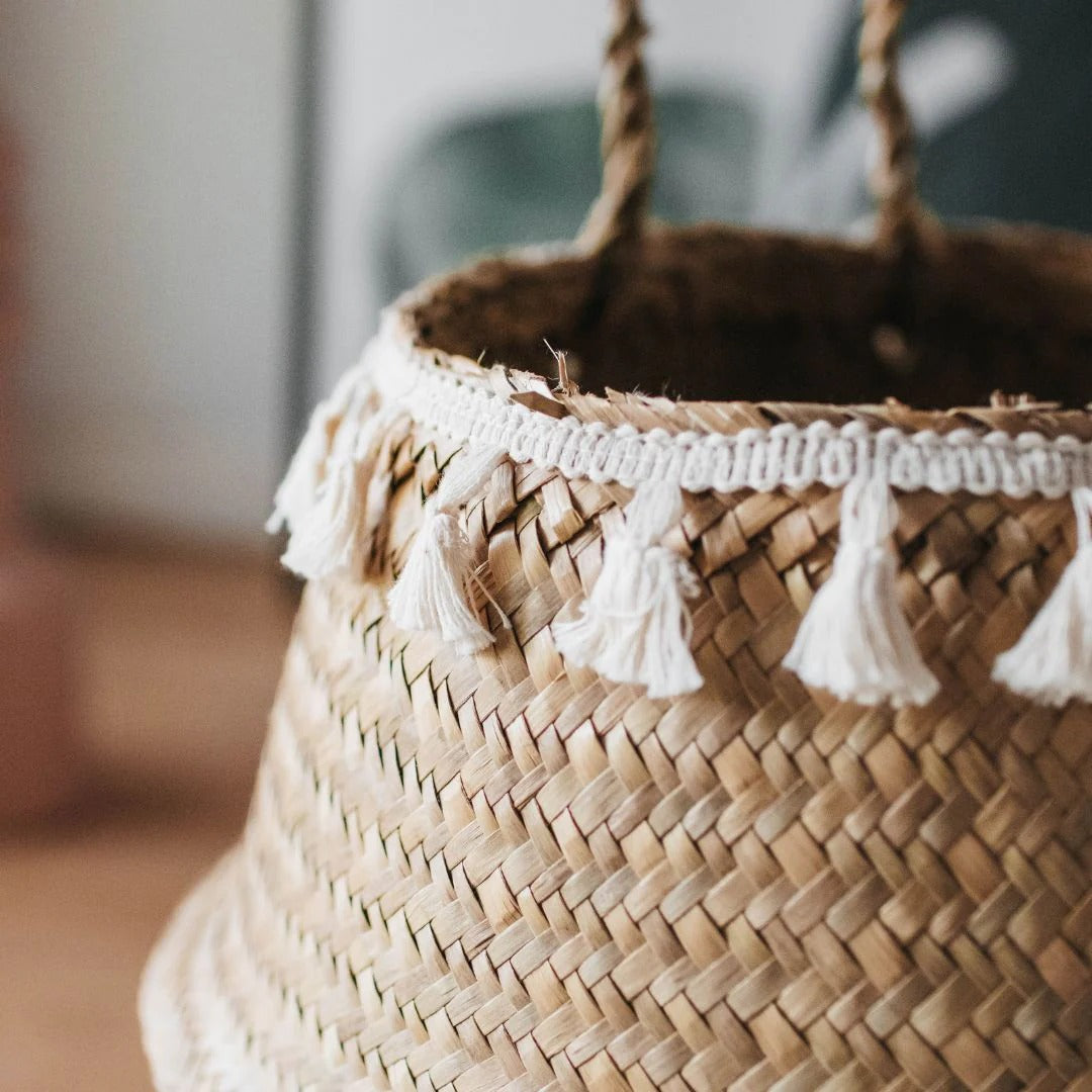 Cesta De Juncos Con Pompones Blancos