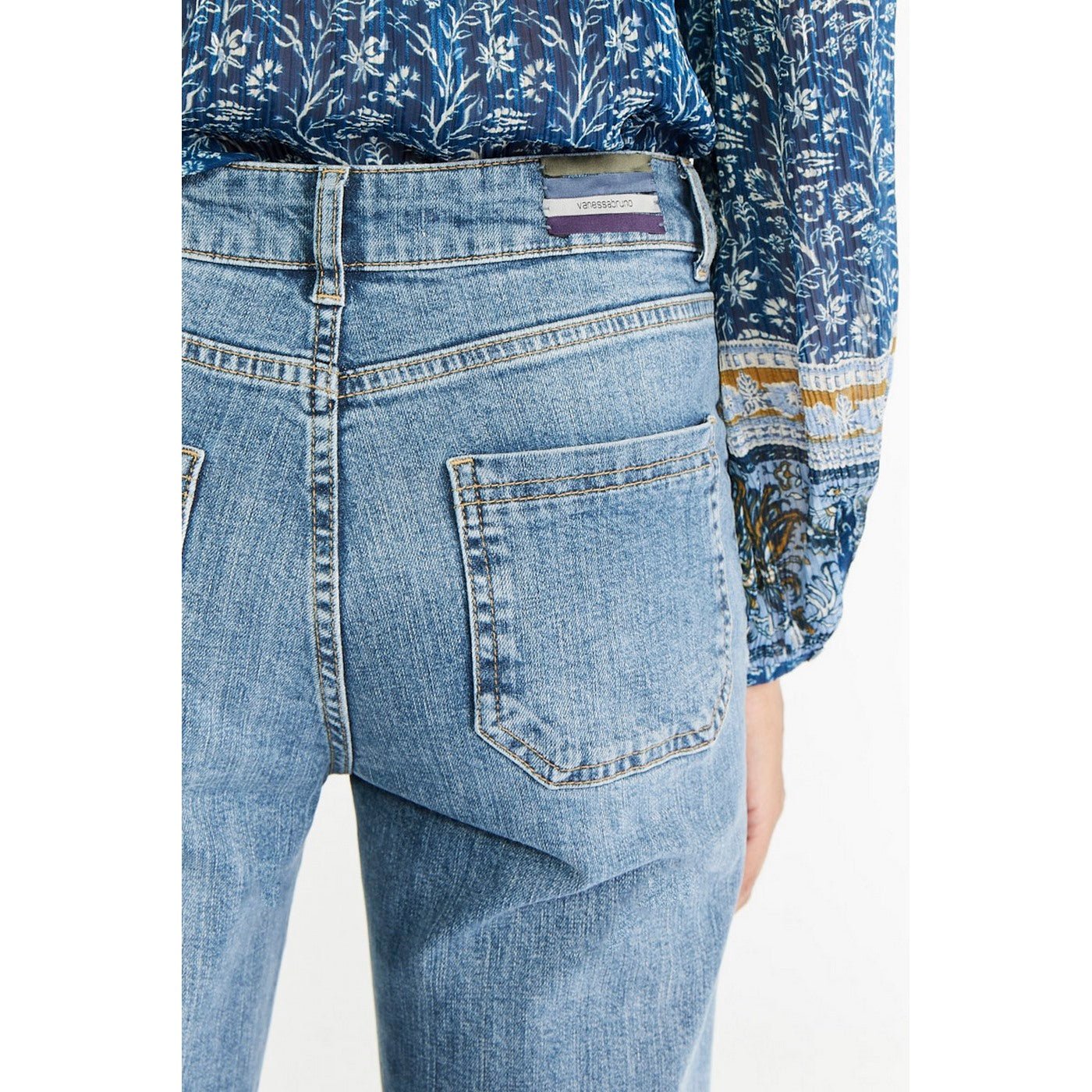 Nello Straight-Cut Jeans - Light Indigo