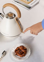 Kettle Retro - Bouilloire Électrique - 1,7L - Blanc Cassé