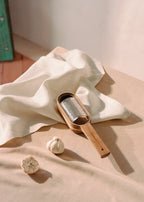 Kitchenware Essentials - Râpe Avec Bol En Bois D’Acacia