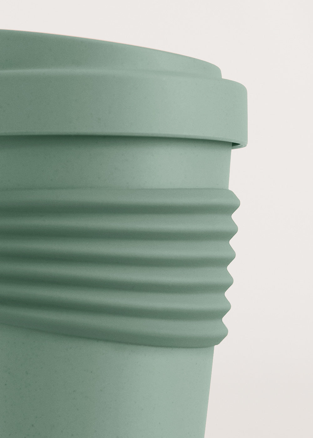 Kitchenware Outdoor Eco - Verre A Café Avec Couvercle En Matériel Recyclé - Vert Sauge