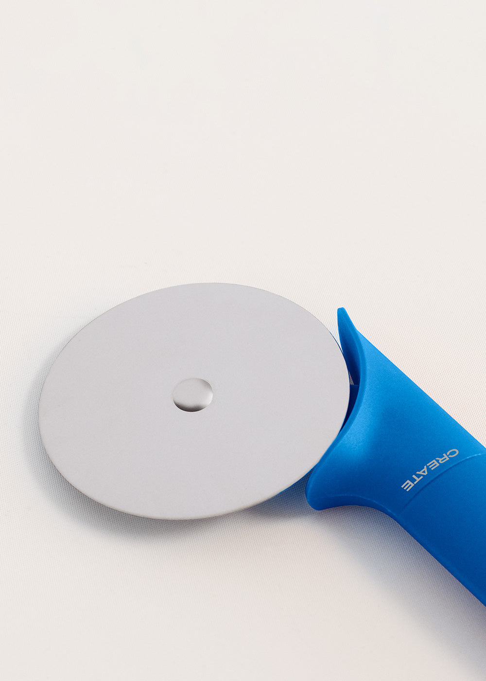 Kitchenware Studio - Roulette A Pizza - Bleu Cobalt