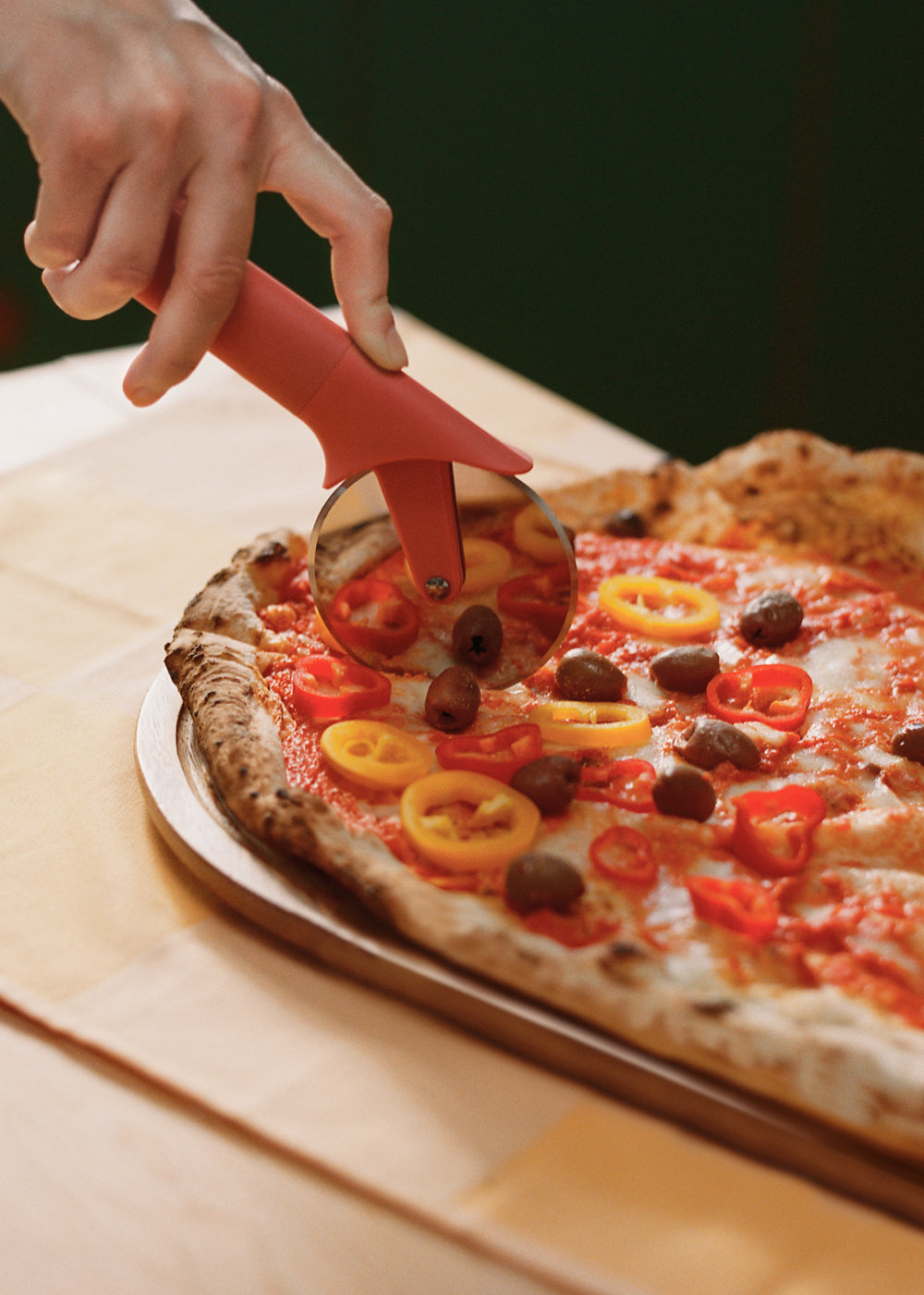 Kitchenware Studio - Pizza Cutter - Terracotta