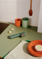 Kitchenware Studio - Presse-Ail - Vert Sauge