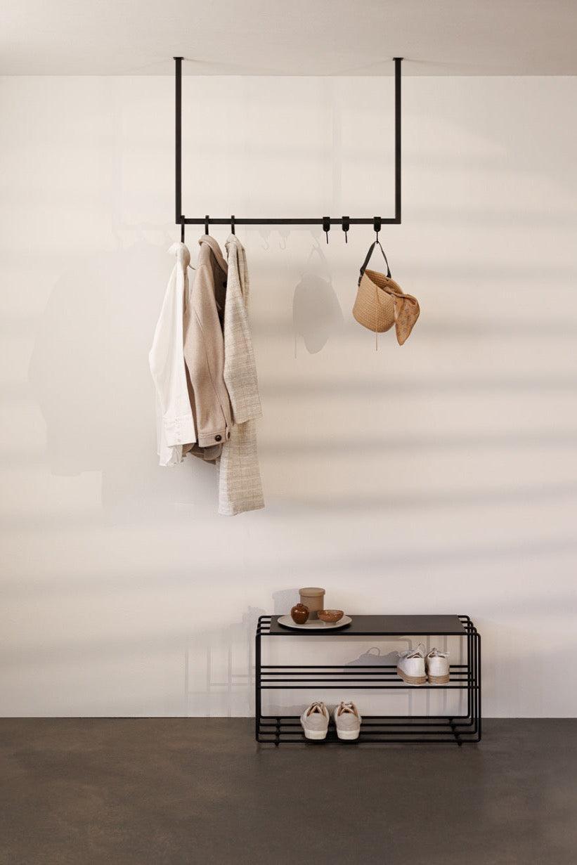 Ropa RUBI con forma minimalista, perfecta para complementos, ropa y complementos.