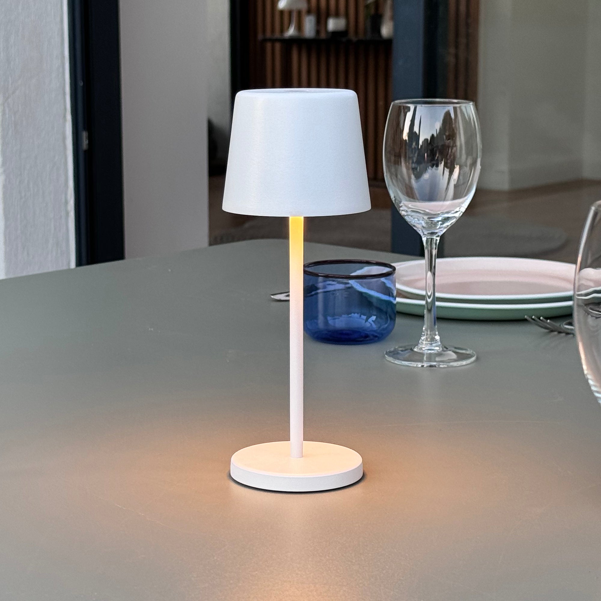 Kelly Mini - Lámpara de mesa inalámbrica - Acero - Blanco
