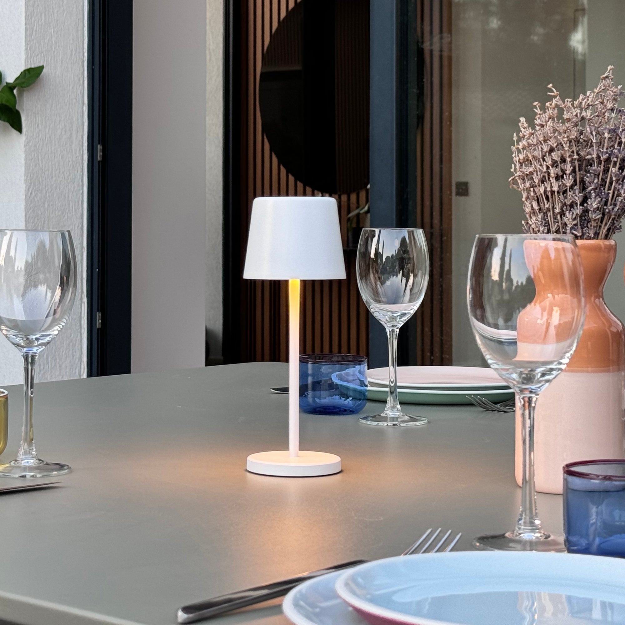 Kelly Mini - Lámpara de mesa inalámbrica - Acero - Blanco