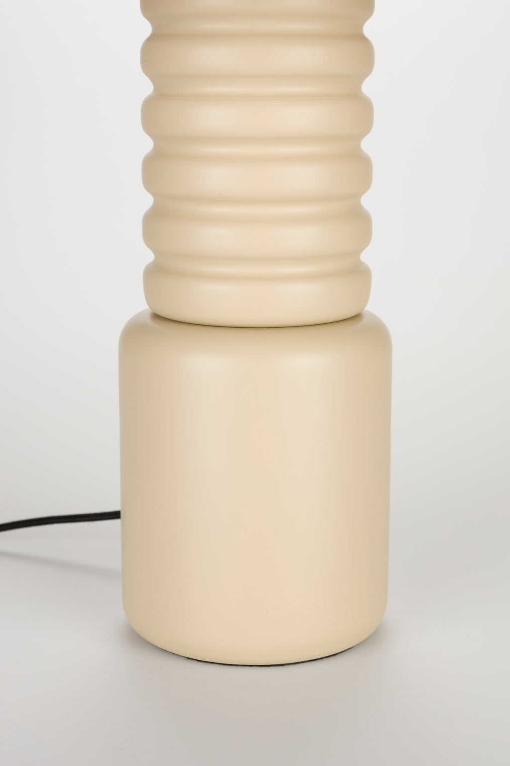 Six - Lámpara De Mesa - Hierro - Beige