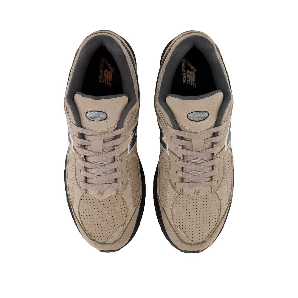 2002R Sneakers - Beige