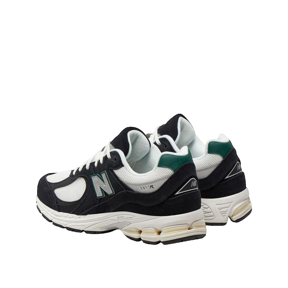 2002R Sneakers - Black