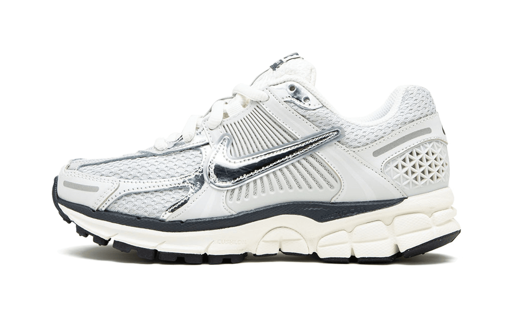Nike - Zoom Vomero 5 Photon Dust - Gris