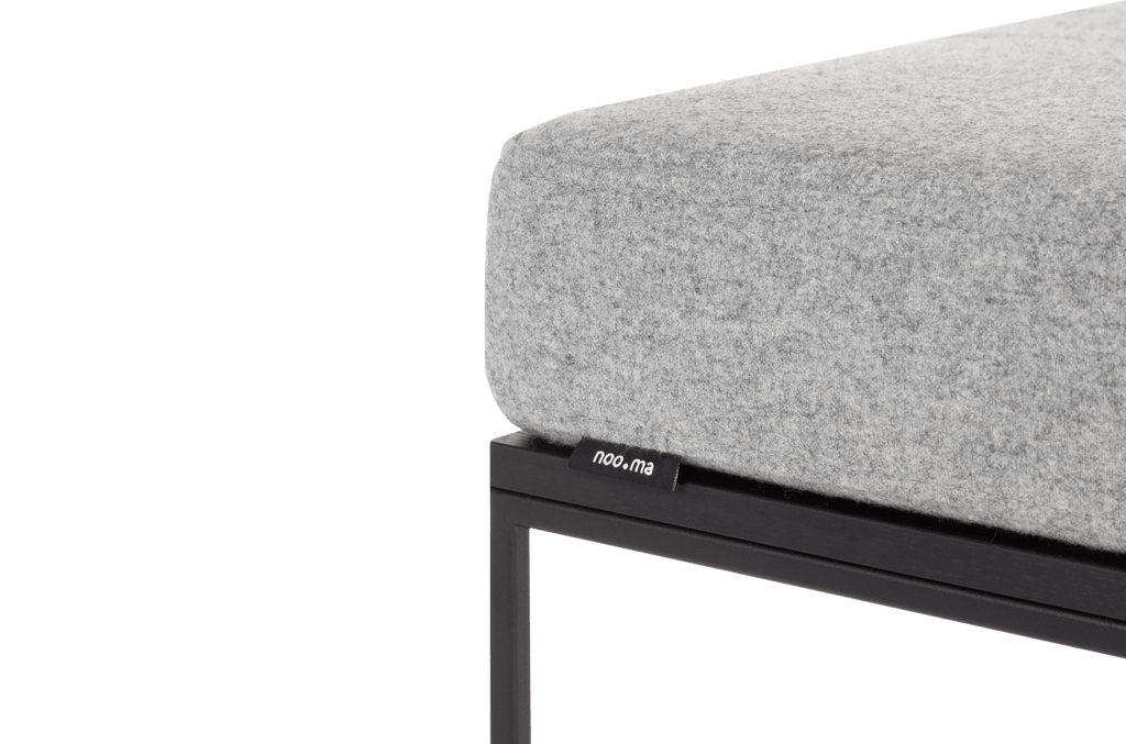 Pouf Feo - Black Oak Top / Universal Grey Wool Cushion