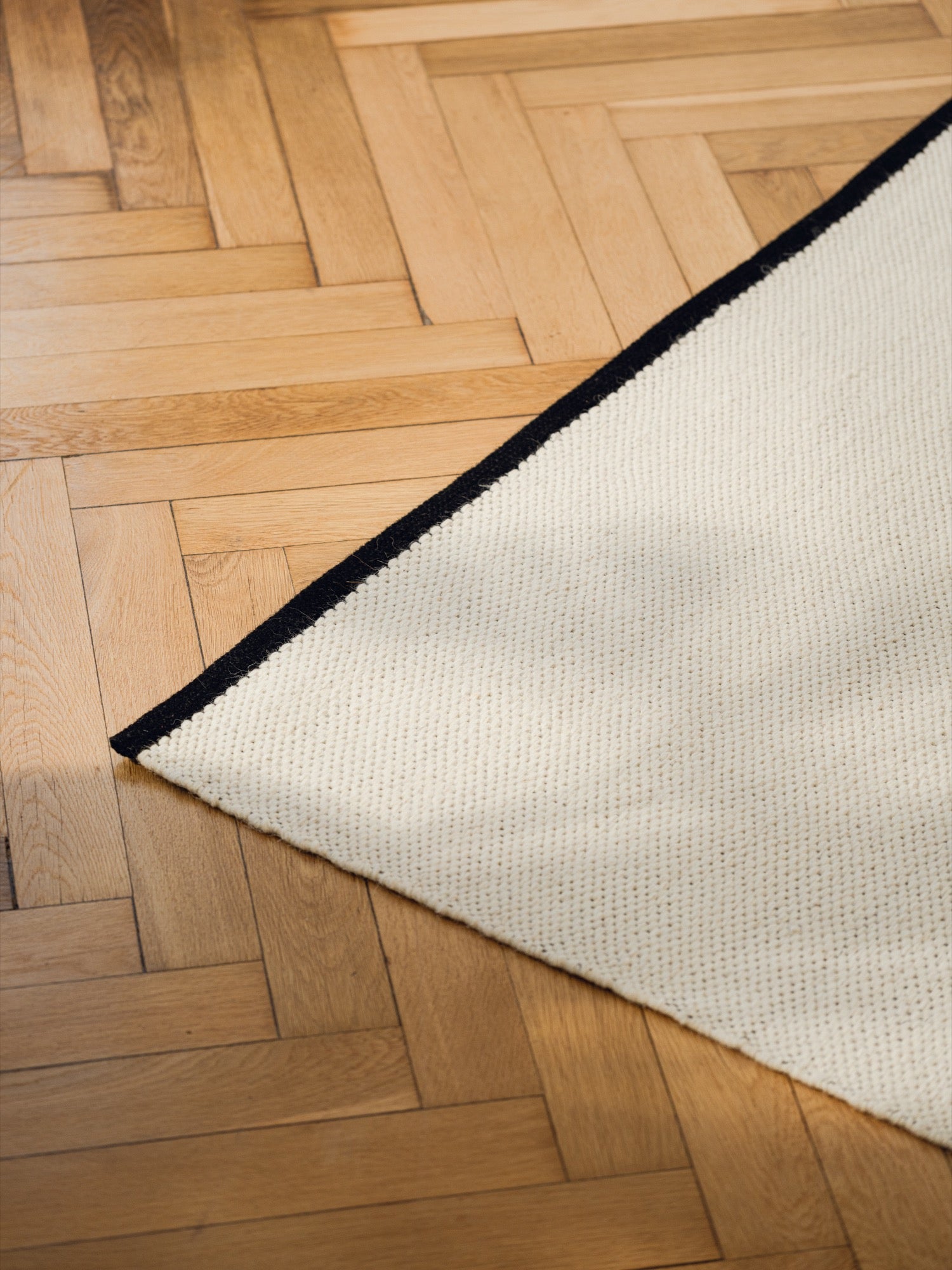 Mavi Rug - Vulcano Black