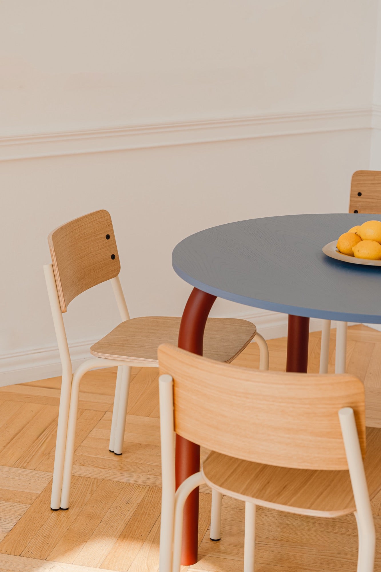 Meko - Table À Manger - Placage Frêne - Frosty Blue & Auburn Red