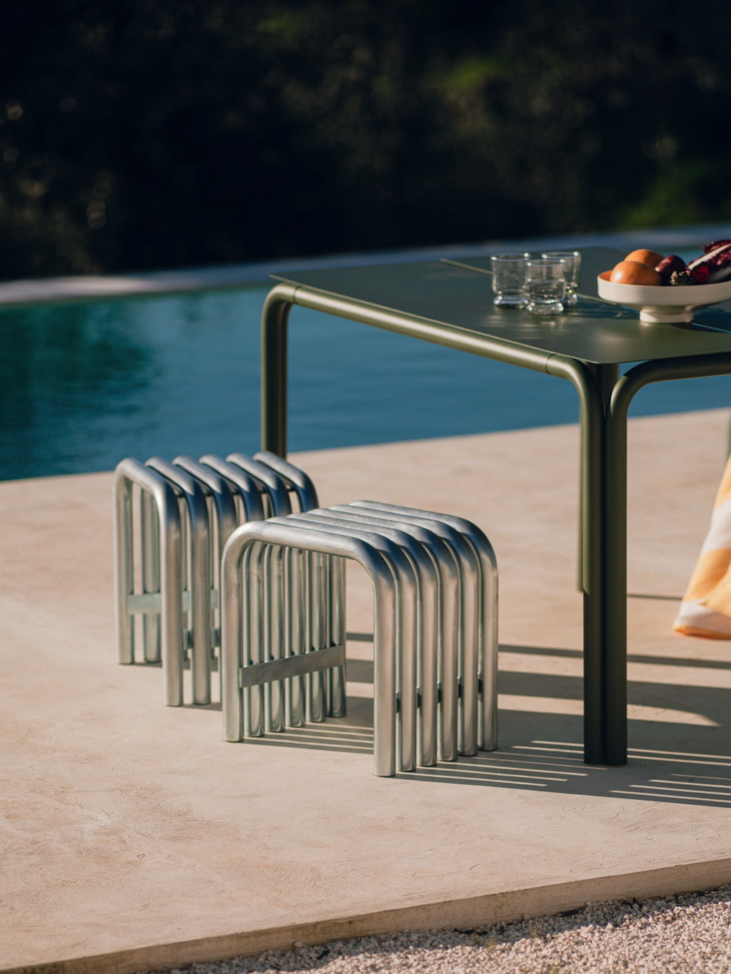 Nokk Table - Forest Green
