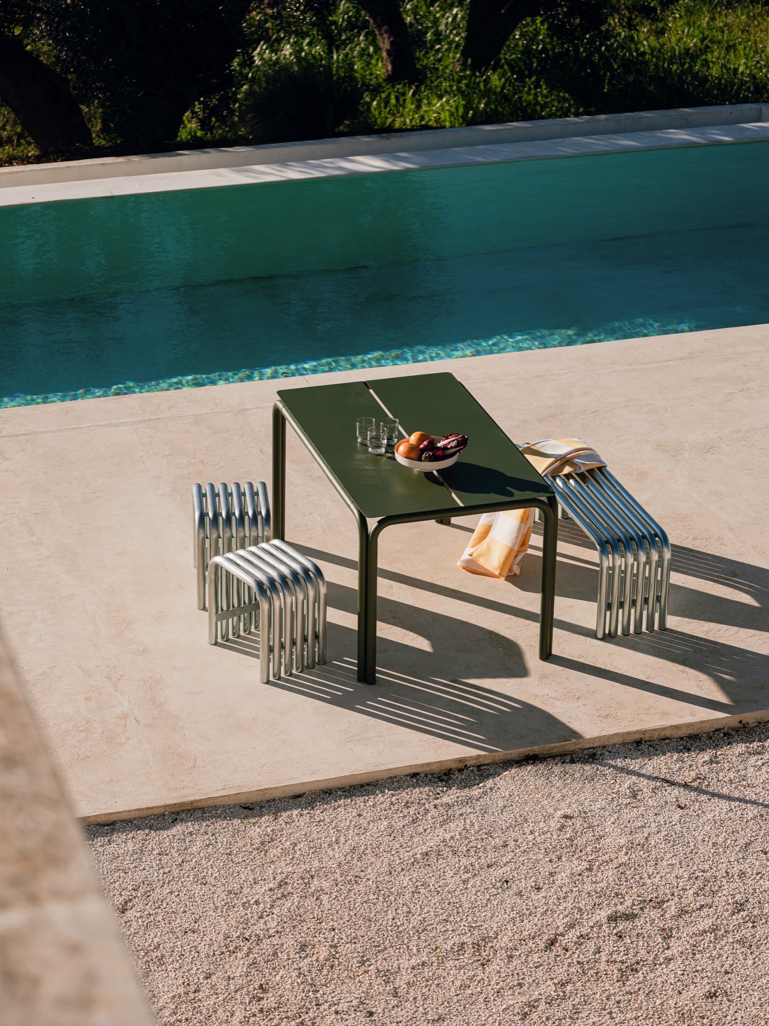 Nokk Table - Forest Green