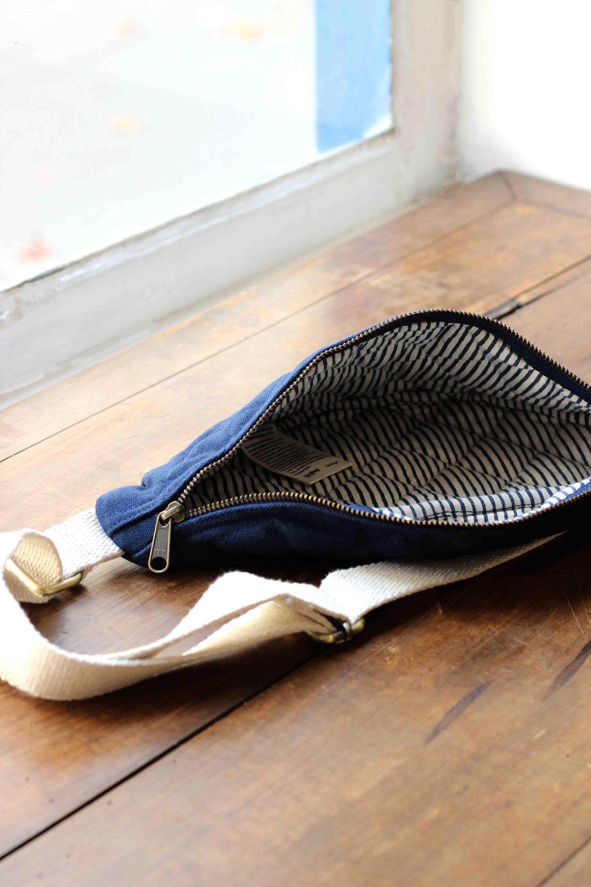 Gewatteerde heuptas Olivia Navy Hindbag2
