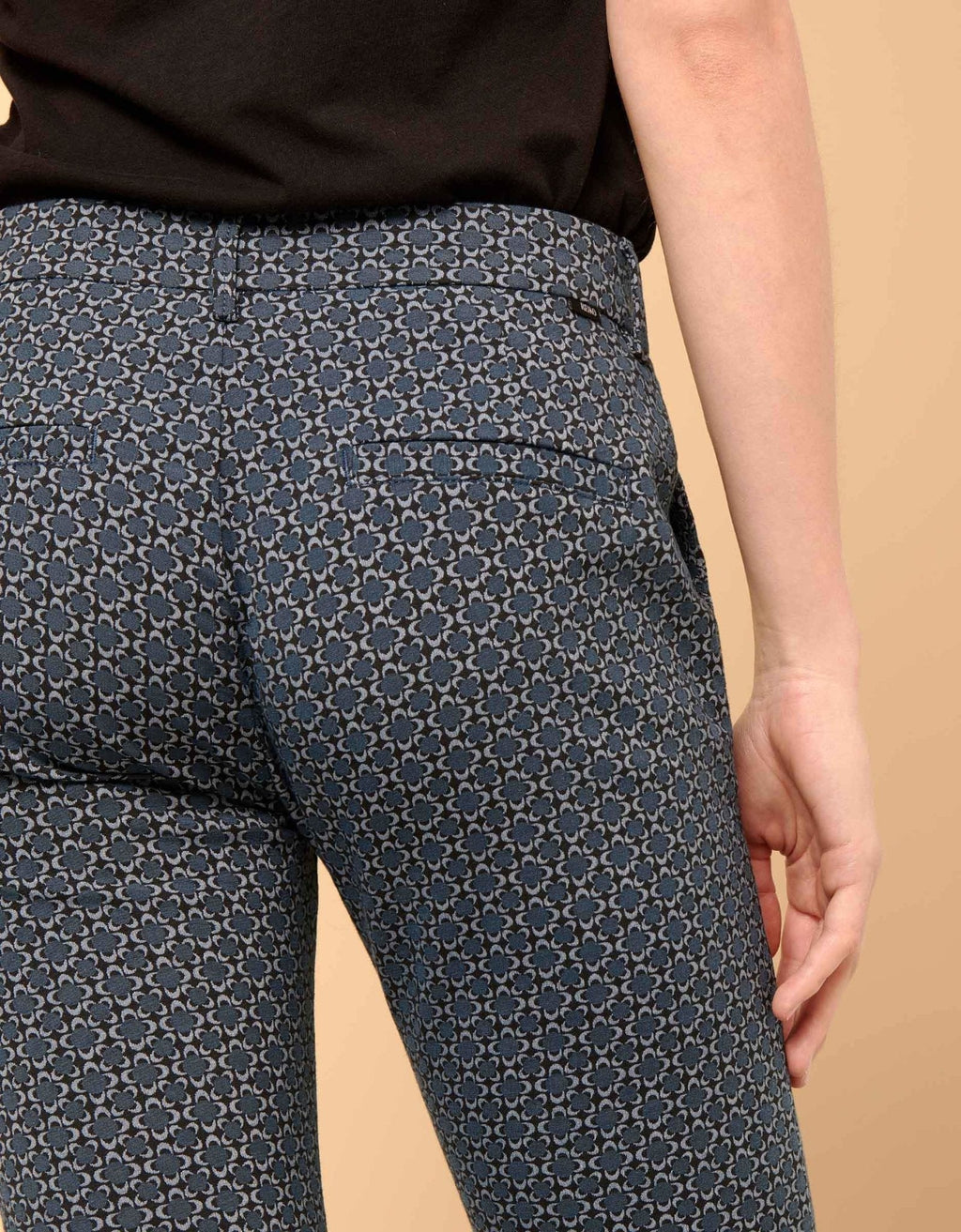 Cigarette Lizzy Fancy Navy Flow Trousers