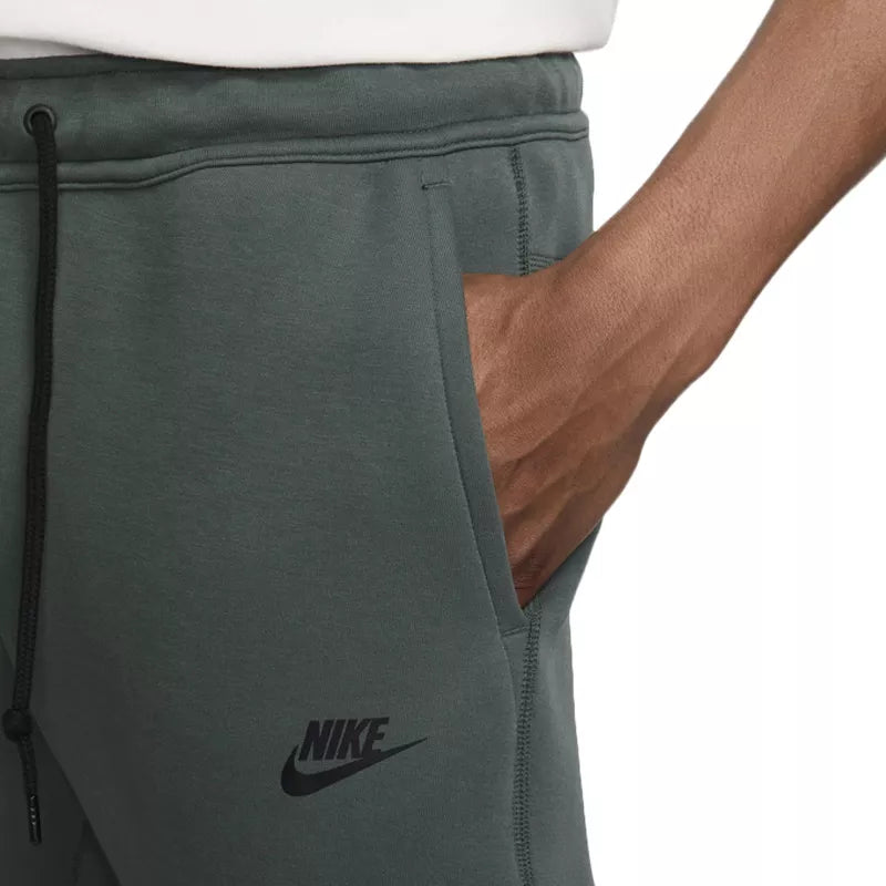 Nike Tech Fleece Tracksuit Bottoms - Green, Black.