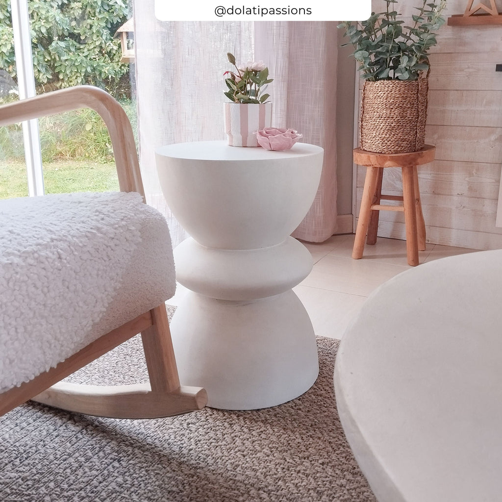 Maupiti - Table D'Appoint Ronde Blanche En Fibre D'Argile Effet Béton