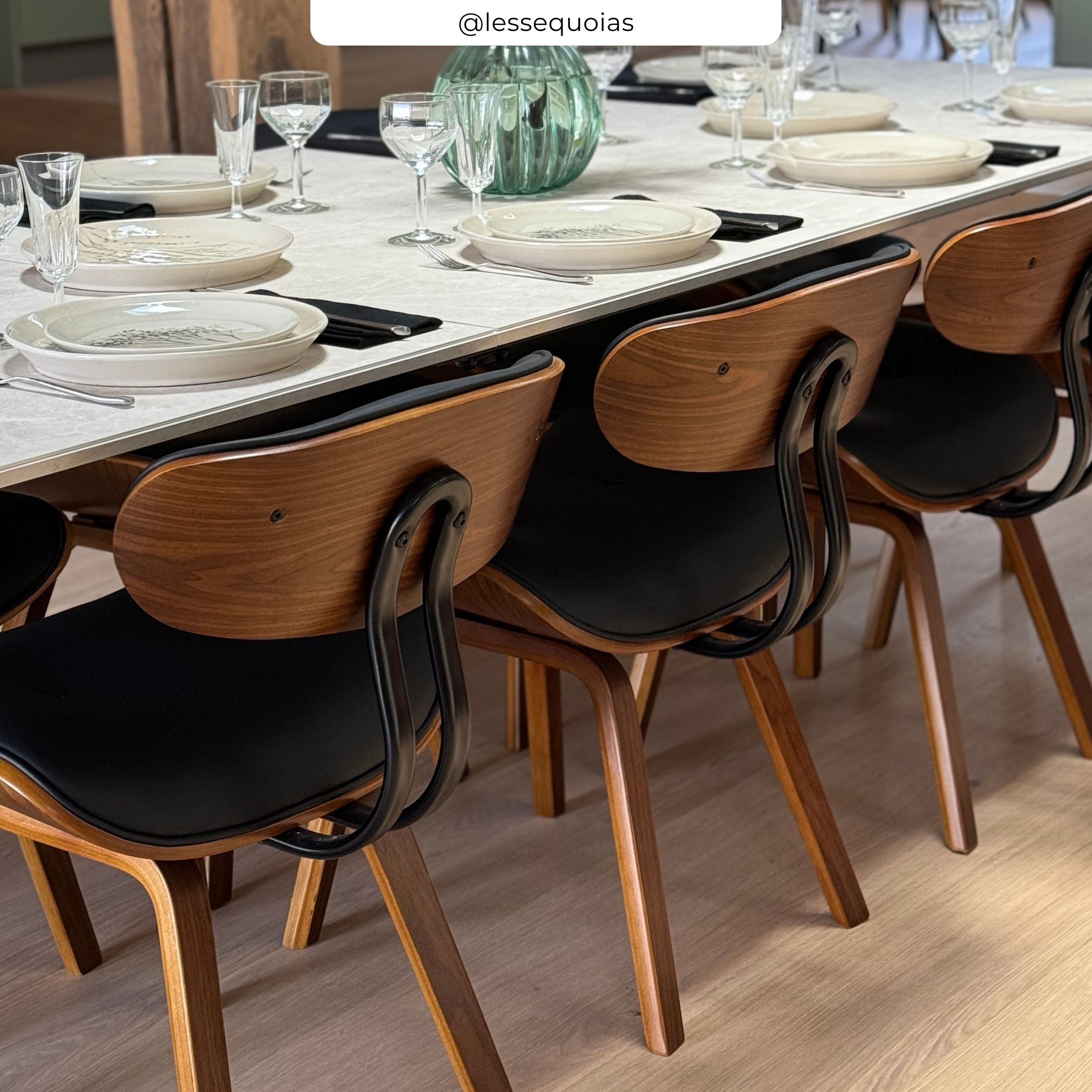 Pétrus - Chaise En Pu Noir Et Pieds En Bois Plié