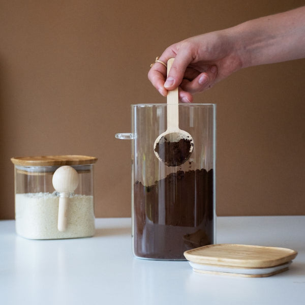 Tall Square Box With Integrated Measuring Spoon - Transparent