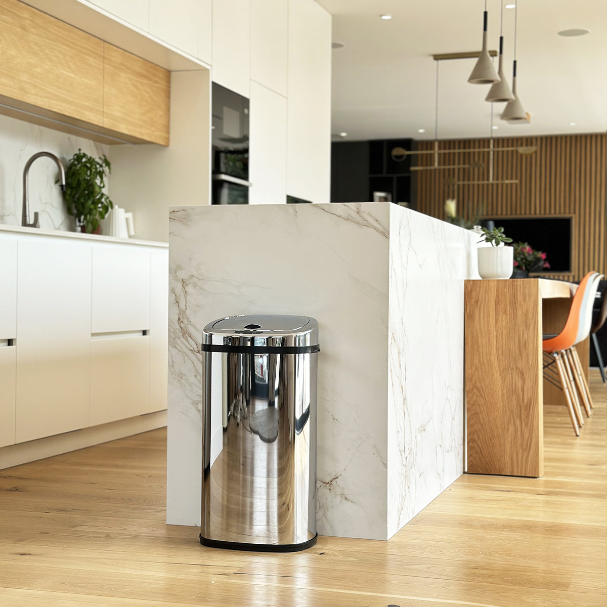 Largo Automatic Stainless Steel Trash Can - 42L - Silver