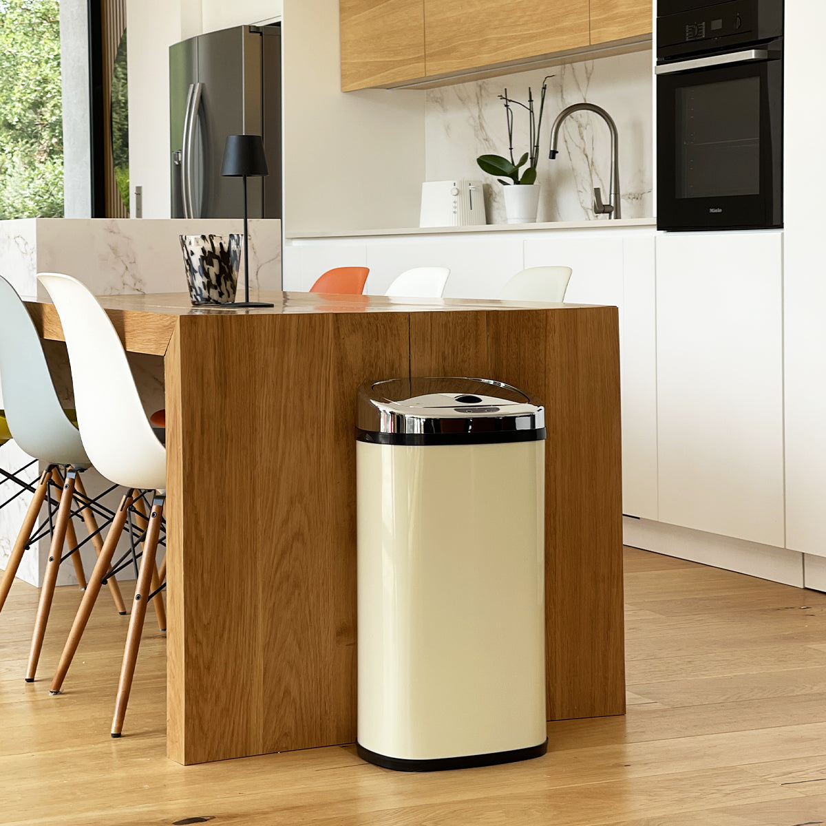 Automatic kitchen trash can 42L LARGO Bright cream in stainless steel with strapping