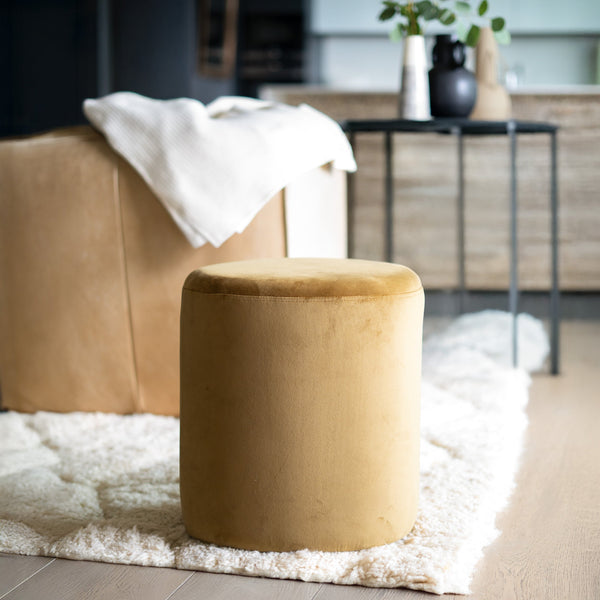 Emmy - Pouf Triangulaire En Velours Jaune