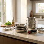 Set De 3 Cazuelas En Inox + 3 Sartenes + 1 Mango Amovible + 3 Tapas Escurridoras Con Mango En Inox - Plateado/Negro/Rojo