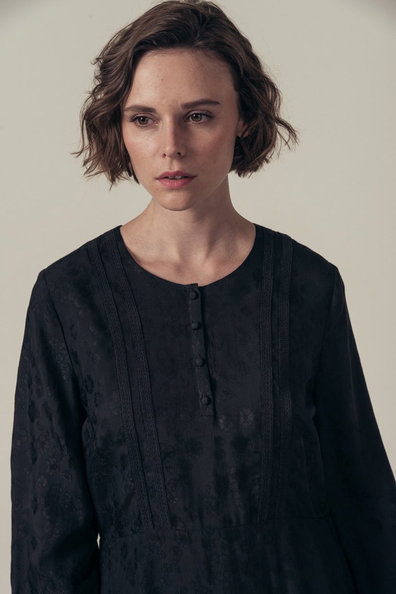 Riotte Straight Dress - Black