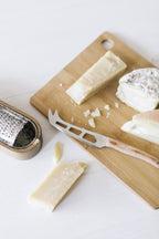 Râpe À Fromage En Acacia - Marron