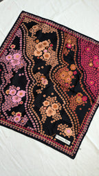 Pañuelo Christian Dior – Modelo Negro Con Flores