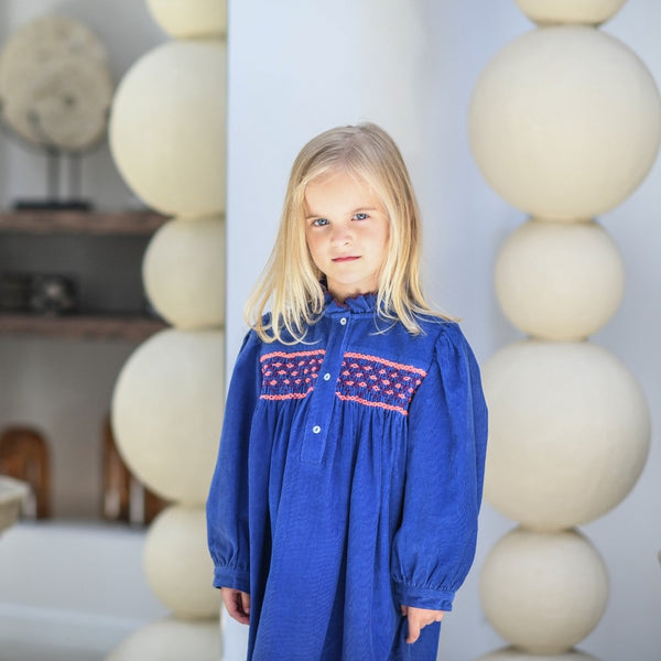 Robe fille en velours à smocks Bleu Klein