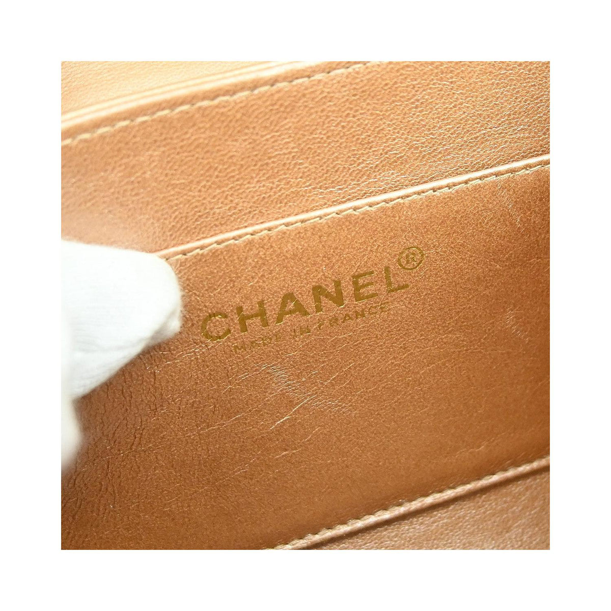 Chanel - Axelremsväska Mademoiselle Mini Läder - Brun