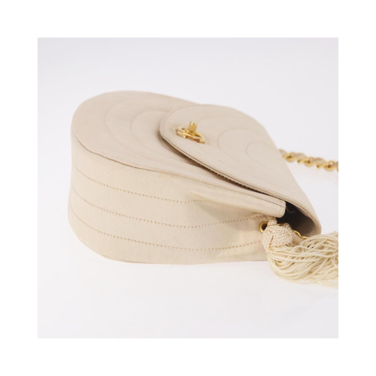 Chanel - Axelväska Vintage Round Flap Satin - Beige