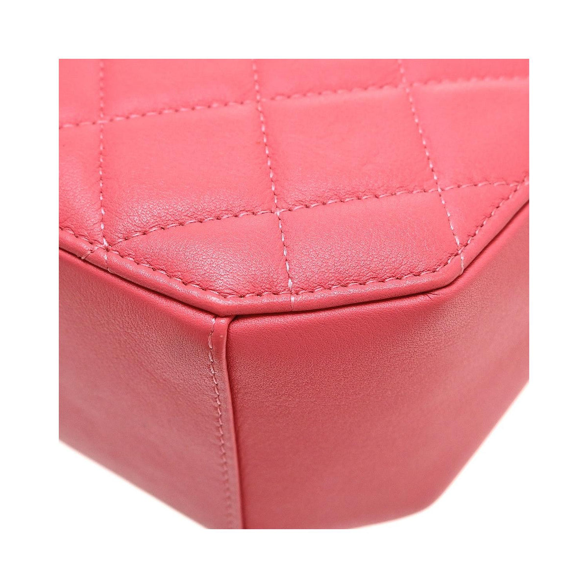 Chanel - Timeless CC Octagon Camera Case Mini Axelremsväska i läder - Rosa