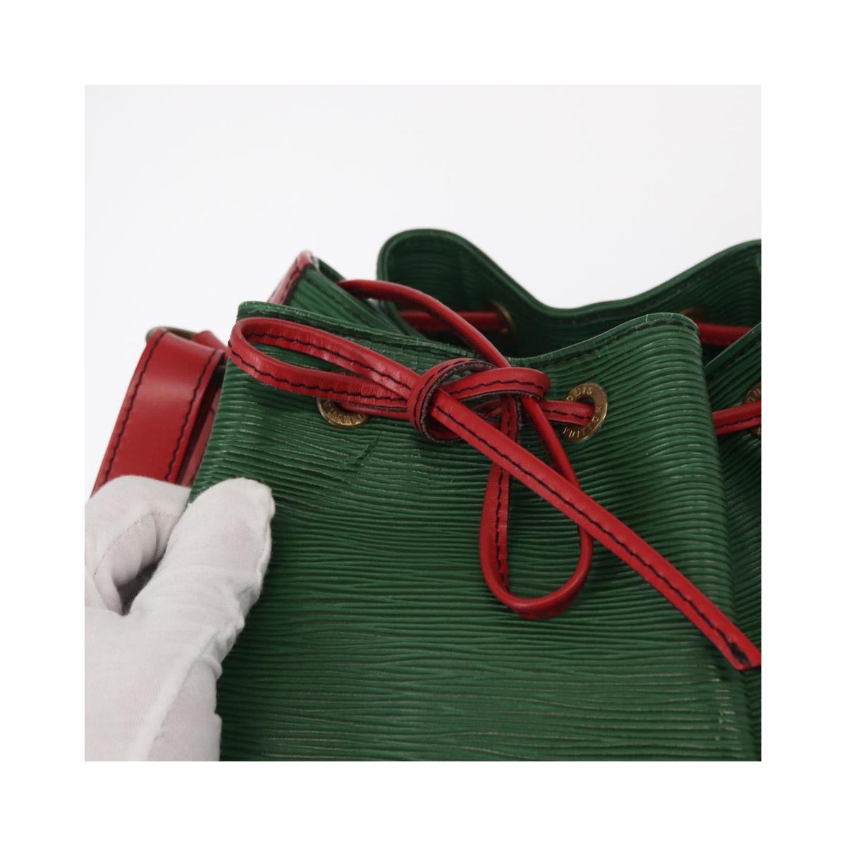 Louis Vuitton - Axelväska Bicolor Petit Noe Handbag Läder - Grön