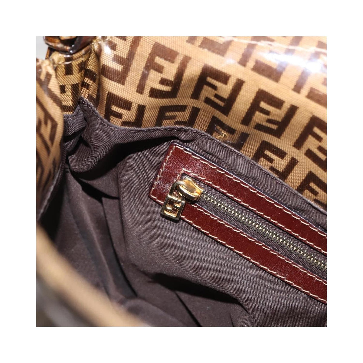 Fendi - Torba Na Ramię Mamma Baguette Z PVC - Brązowa