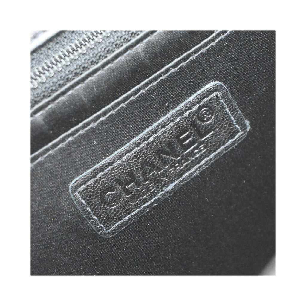 Chanel - Axelväska Travel Line Flap Medium Nylon - Svart