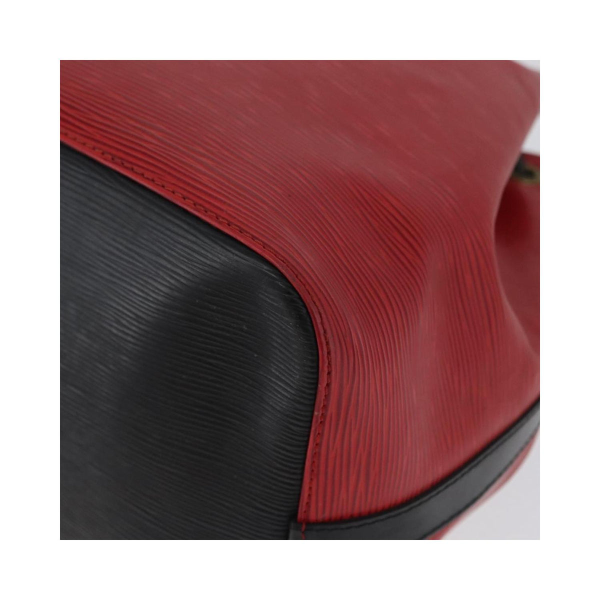 Louis Vuitton - Axelväska Bicolor Petit Noe Handbag Läder - Röd