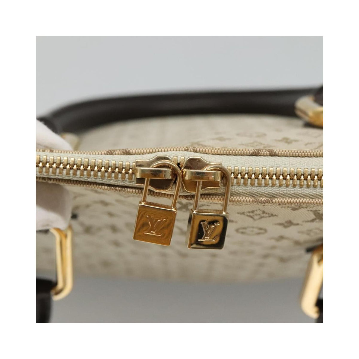 Louis Vuitton - Handväska Alma Toile - Khaki