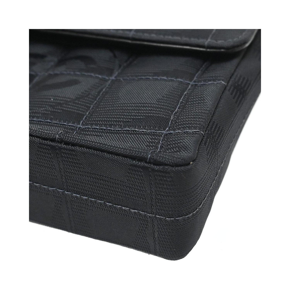 Chanel - Axelremsväska Travel Line Flap East West Nylon - Svart
