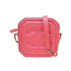 Chanel - Timeless CC Octagon Camera Case Mini Axelremsväska i läder - Rosa