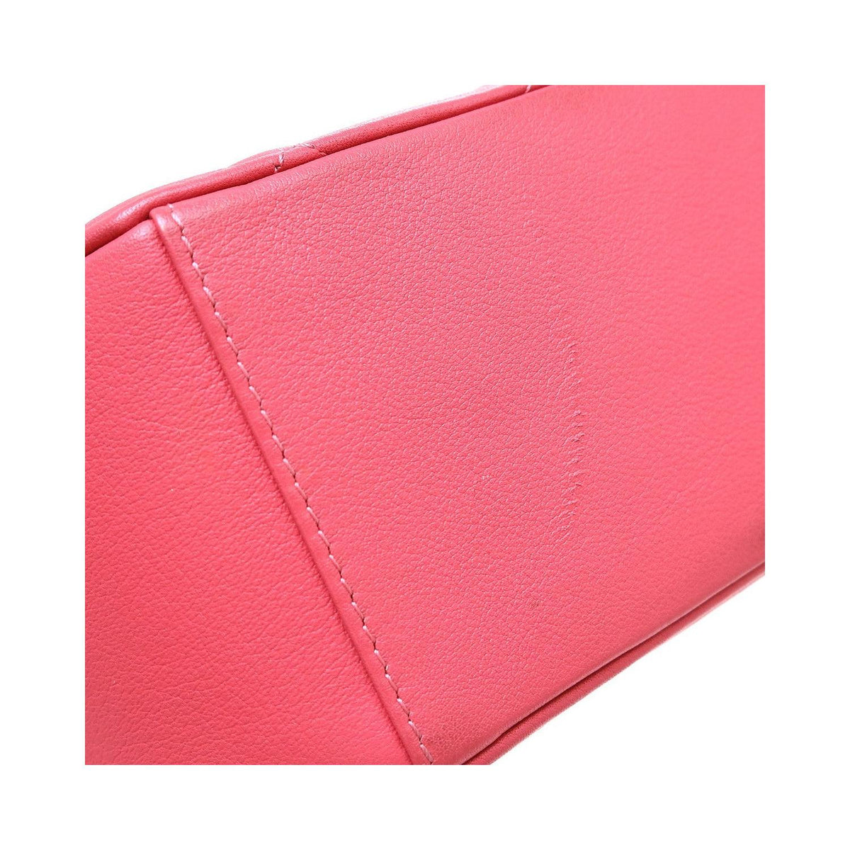Chanel - Timeless CC Octagon Camera Case Mini Axelremsväska i läder - Rosa